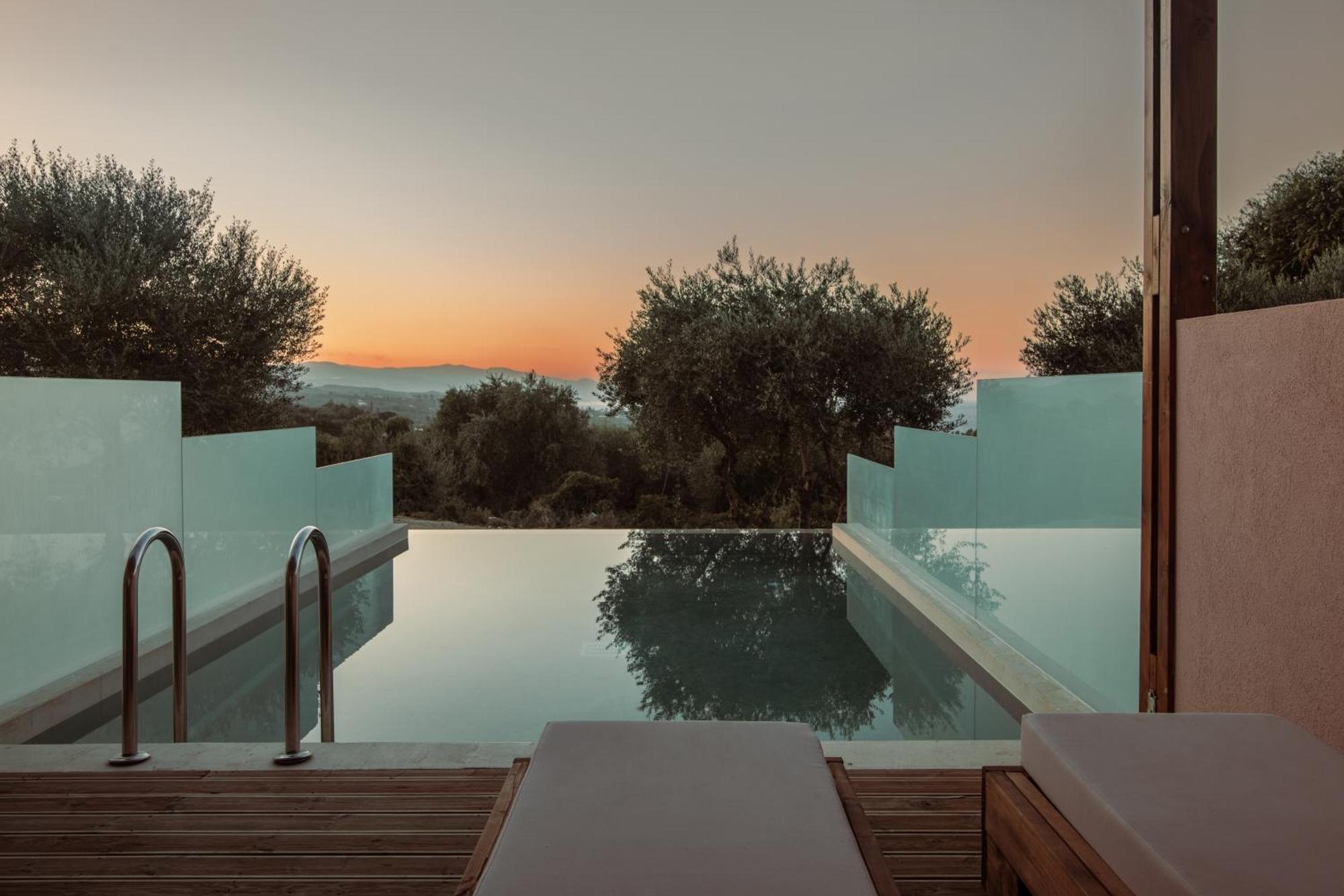 Elegance Luxury Executive Suites - Adults Only Tragaki Exterior foto